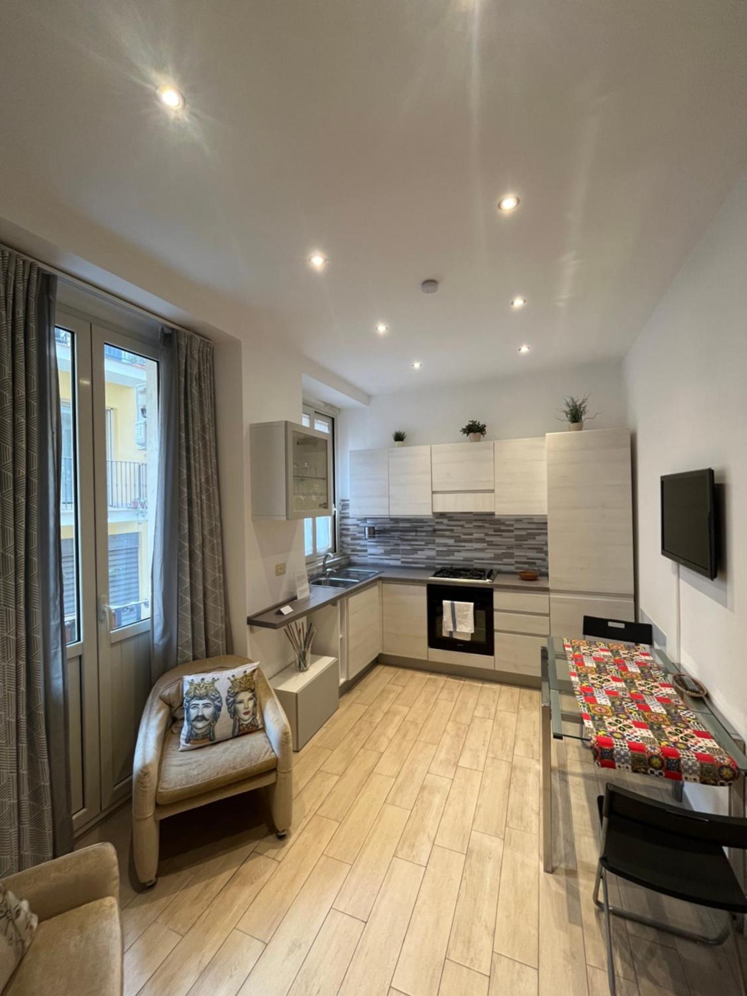 Avaja - Daria'S Apartment Таормина Екстериор снимка